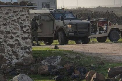 سوريا.. قتيل باستهداف دبابة إسرائيلية سيارة في القنيطرة