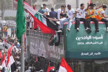 بالصور.. استقبال شعبي ضخم لـ"العراق المونديالي" في بغداد