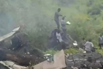 تحطم طائرة سيسنا في جنوب السودان ووفاة 13 راكباً وقائد الطائرة.