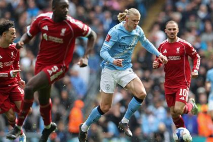 مانشستر سيتي يقسو على ليفربول برباعية.. وصلاح يهدر ركلة جزاء