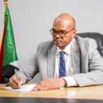 وزير التعليم والتربية يعود ويكذب خبر بقائه شهرين في القاهرة