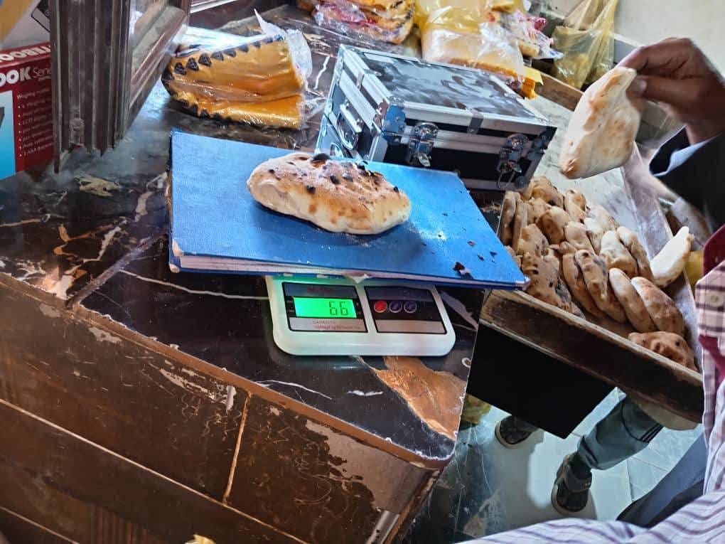 ربات البيوت يقدن حملة لمواجهة غلاء الخبز في السودان تحت شعارها “خبزي في بيتي”