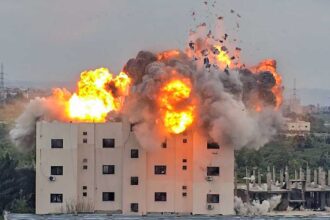 إسرائيل تكثف ضرباتها على لبنان.. وقتلى بغارة على كفرحتى