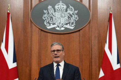 بريطانيا تعلن اجتماعا دوليا وتنسيقا عسكريا لتأمين مضيق هرمز