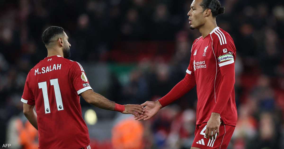 قائد ليفربول يفتح النار على زملائه.. ورحلة باريس "آخر أمل"