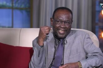 نجاة الشاعر السوداني التجاني حاج موسى من الموت في القاهرة