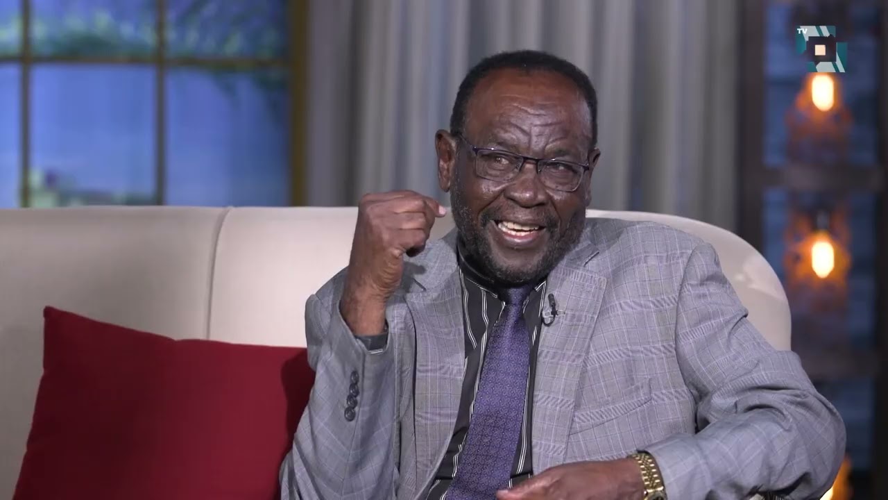 نجاة الشاعر السوداني التجاني حاج موسى من الموت في القاهرة