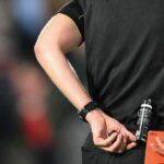 فرنسا.. حكم يشهر 24 بطاقة حمراء في مباراة واحدة فقط