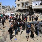 قتلى بهجمات إسرائيلية على غزة والصحة العالمية تعلق الإجلاءات