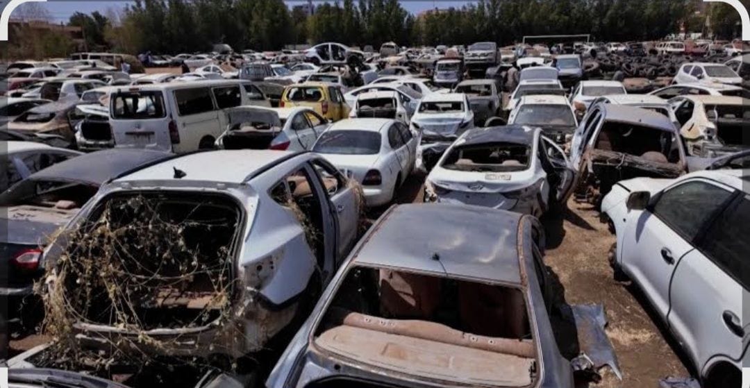 محلية الخرطوم تعلن سحب 210 سيارة محترقة ومدمرة