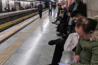 إسرائيل تحذر ركاب القطارات في إيران حتى مساء الثلاثاء