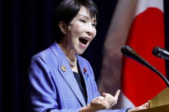 إيران تفرج عن مواطن ياباني كان محتجزا منذ يناير الماضي