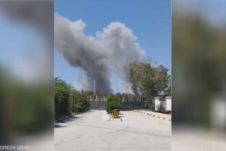 هجمات أميركية إسرائيلية تستهدف جزيرة خرج وجسورا في إيران