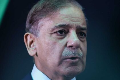 رئيس وزراء باكستان: واشنطن وطهران اتفقتا على هدنة تشمل لبنان