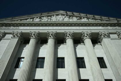 بحضور ترامب.. محكمة أميركا العليا تنظر "حق الجنسية بالولادة"