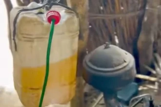 مفاجأة.. مواطنون سودانيون يستخدمون “زيت الفول السوداني” بديلاً للديزل