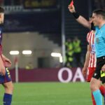 بعد ليلة القرارات الغريبة.. إيقاف حكم لقاء برشلونة وأتلتيكو