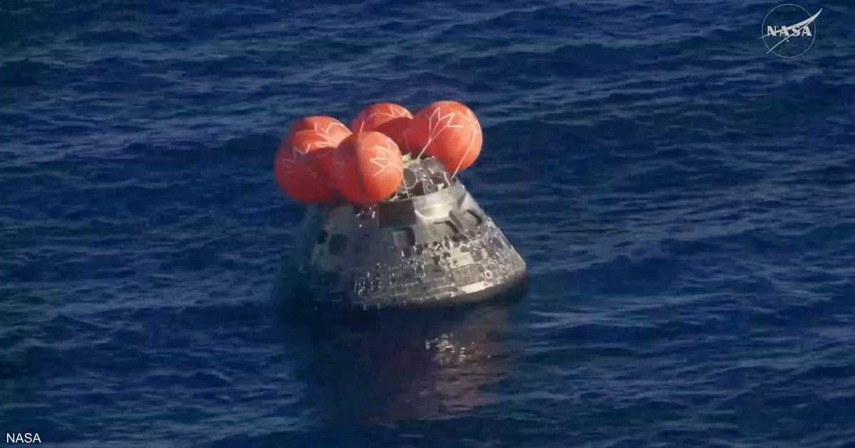 فيديو.. هبوط رواد "أرتيميس 2" في مياه المحيط الهادئ