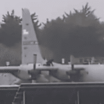 فيديو.. رجل يخرب طائرة عسكرية أميركية في أيرلندا بآلة حادة