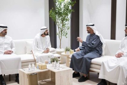 رئيس الإمارات ومحمد بن راشد: الإمارات واجهت الأزمة بصلابة