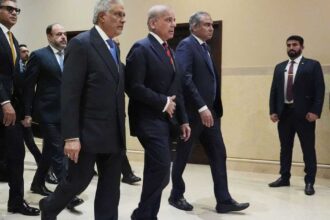 باكستان تواصل القيام بدورها.. ما مصير مفاوضات أميركا وإيران؟