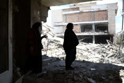 مسؤول إيراني: نطالب بوقف إطلاق نار "مضمون" ينهي الحرب تماما