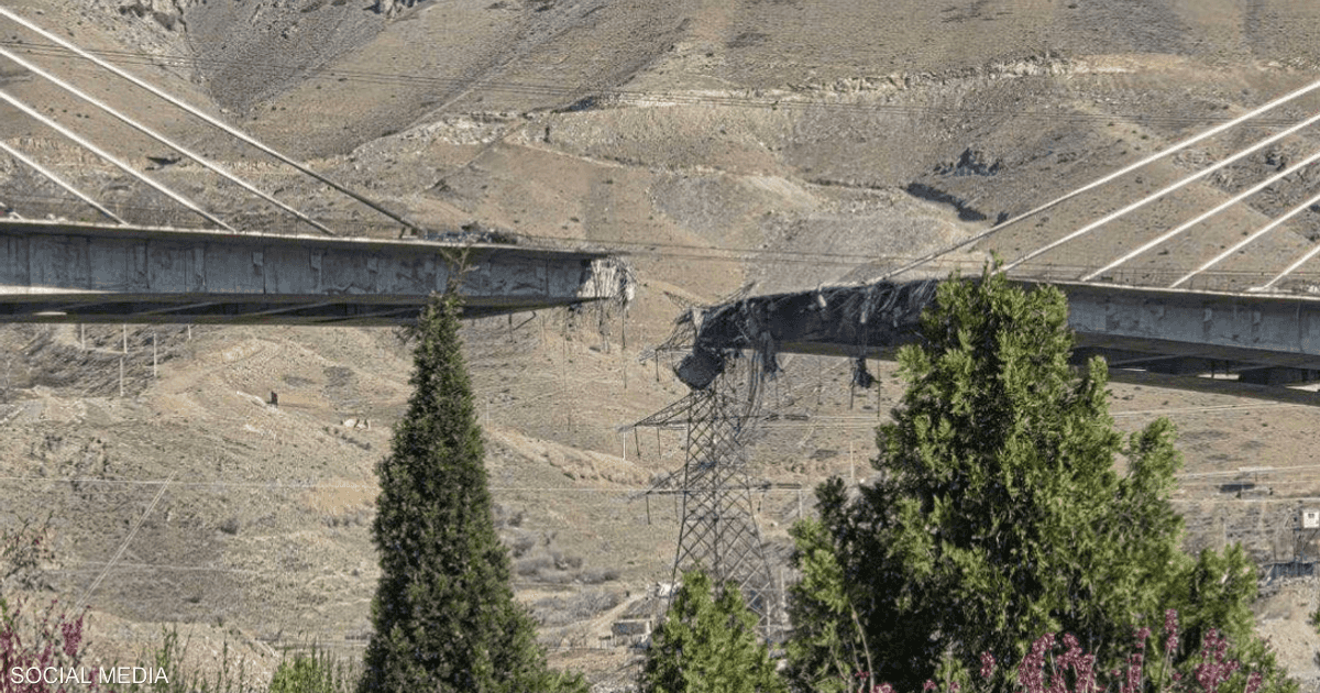 "أبرموا اتفاقا".. ترامب ينشر فيديو لتدمير أكبر جسر في إيران
