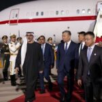ولي عهد أبوظبي يصل إلى بكين في زيارة رسمية