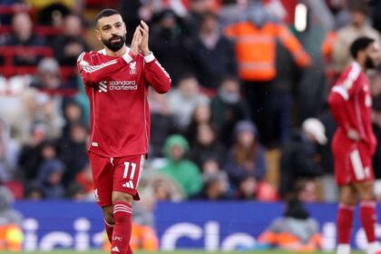 هل يلعب محمد صلاح أساسيا في مباراة ليفربول وسان جيرمان؟
