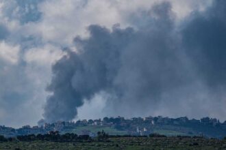 مقتل العشرات من عناصر حزب الله.. وإسرائيل تطوق "بنت جبيل"