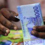 الدولار يتجاوز الـ(4) آلاف مقابل الجنيه السوداني وغرفة المستوردين تحذر