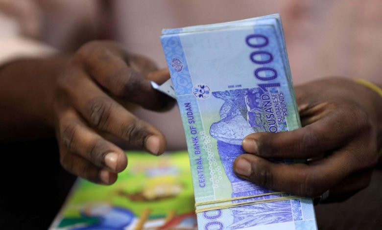 الدولار يتجاوز الـ(4) آلاف مقابل الجنيه السوداني وغرفة المستوردين تحذر