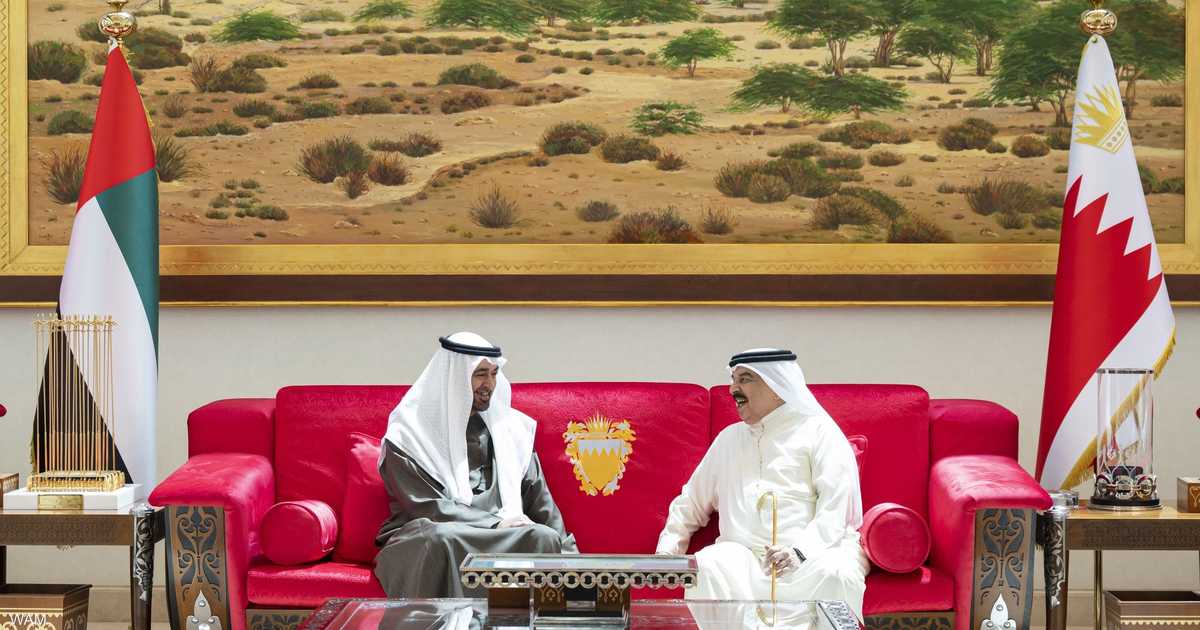 رئيس الإمارات وملك البحرين يبحثان المستجدات الإقليمية