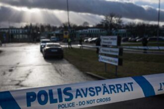 من النرويج للسويد.. مراهق يقود حافلة مسروقة لمسافة 200 كم