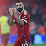 فيديو.. صلاح يودع الجماهير بعد آخر مباراة أوروبية مع ليفربول