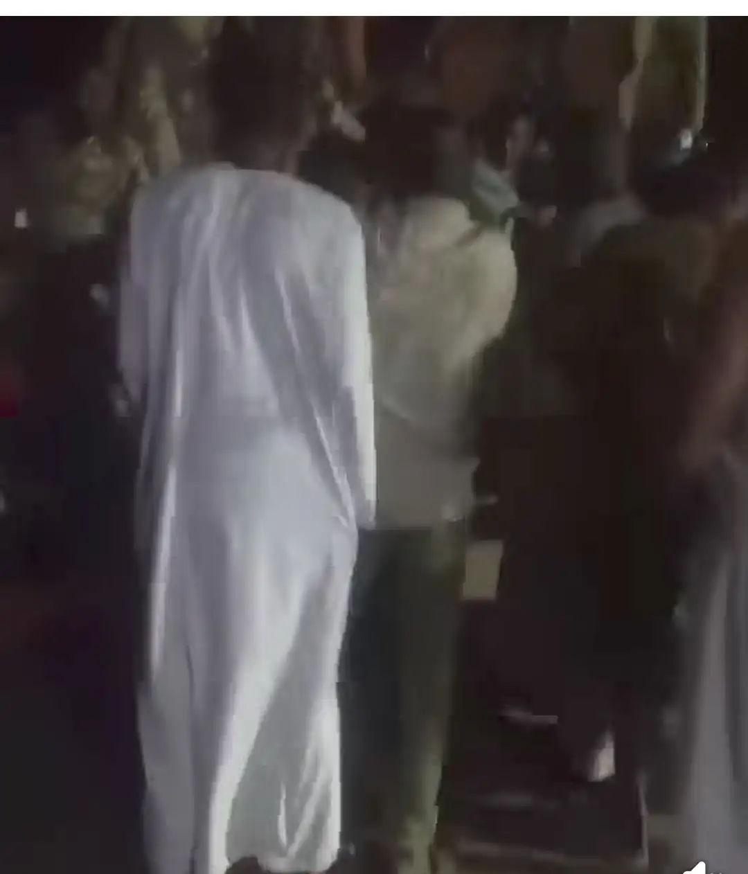 توتر أمني في مدني وإطلاق نار وإصابة أكثر من 12 شخصاً