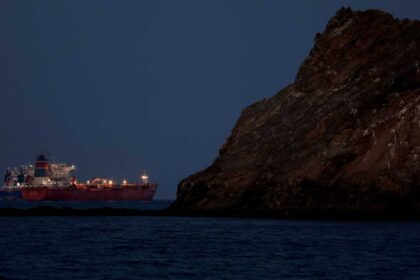 الجيش الأميركي يعلن نجاحه في فرض حصار بحري كامل على إيران