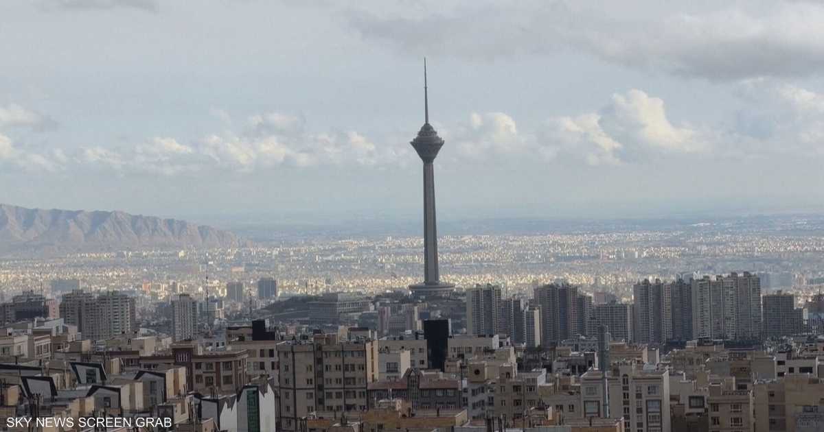 خاصإيران بعد الحصار.. اقتصاد ينزف وشارع على حافة الانفجار