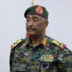 البرهان يصدر قرارات جديدة بإحالات وسط الضباط برتبة اللواء