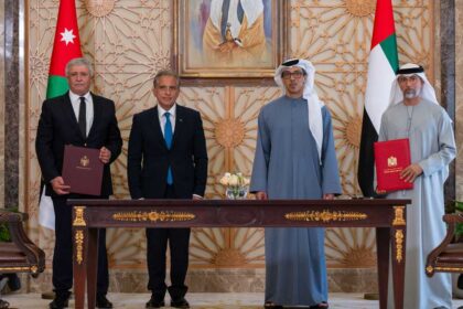 اتفاقية بين الإمارات والأردن لتطوير السكك الحديدية في العقبة