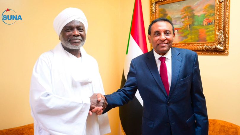 صراع متوقع بين كامل إدريس وجبريل إبراهيم بسبب إقالة مسؤول