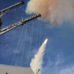 إدارة ترامب تطالب شركات السيارات بتصنيع أسلحة