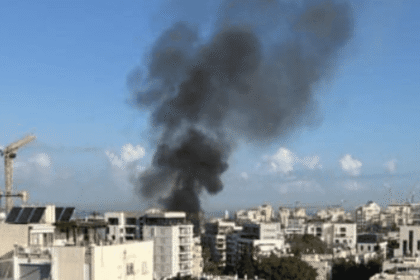 الجيش الإسرائيلي يقول إنه يتصدى لصواريخ أطلقت من إيران