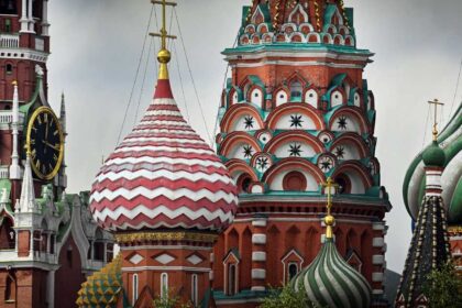 الكرملين: بوتين يبحث "حرب إيران" مع قادة دول الخليج