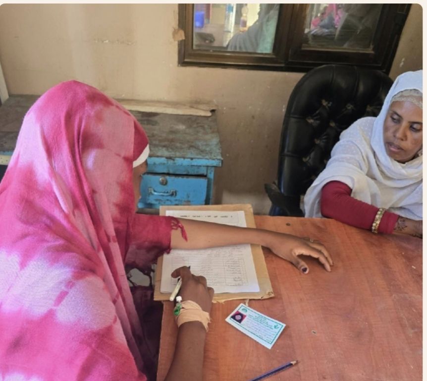 طالبة تجلس لامتحانات الشهادة السودانية من داخل غرفة الولادة