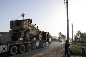 الجيش الأميركي يسلّم جميع قواعده في سوريا للحكومة