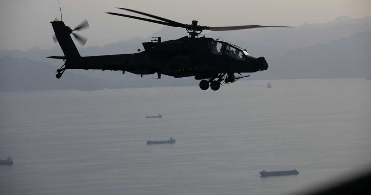 الحصار الأميركي.. مروحيات أباتشي فوق هرمز وإرجاع 23 سفينة