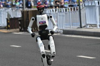 بعد انتشاره.. الصين تفرض ضوابط على "البشر الرقميين"