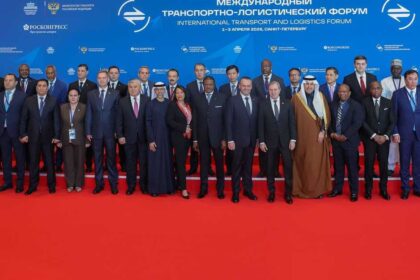 الإمارات تؤكد ضرورة تعزيز مرونة سلاسل الإمداد وتنويع مساراته