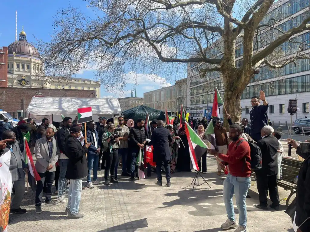 فشل اجتماع مؤتمر برلين بسبب طه عثمان